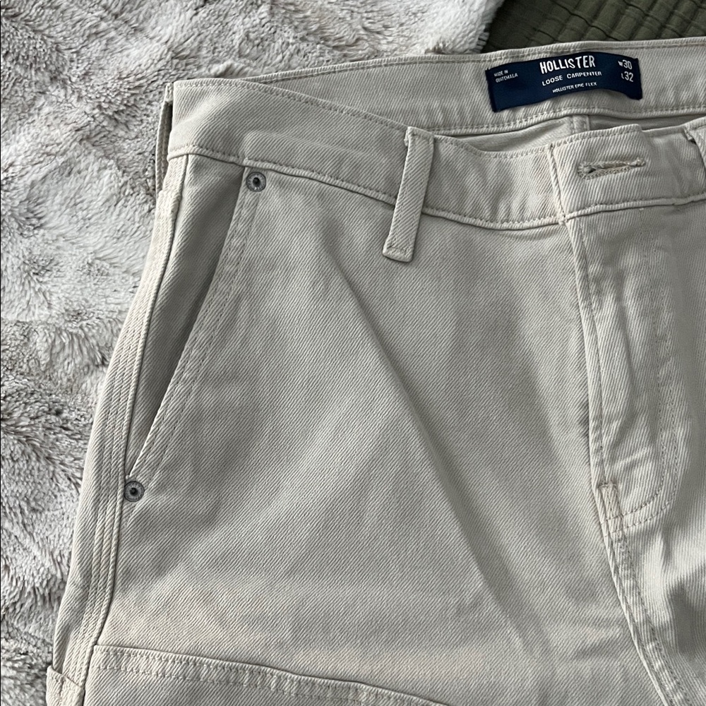Hollister Men's Cream Jeans - Picture 4 of 4